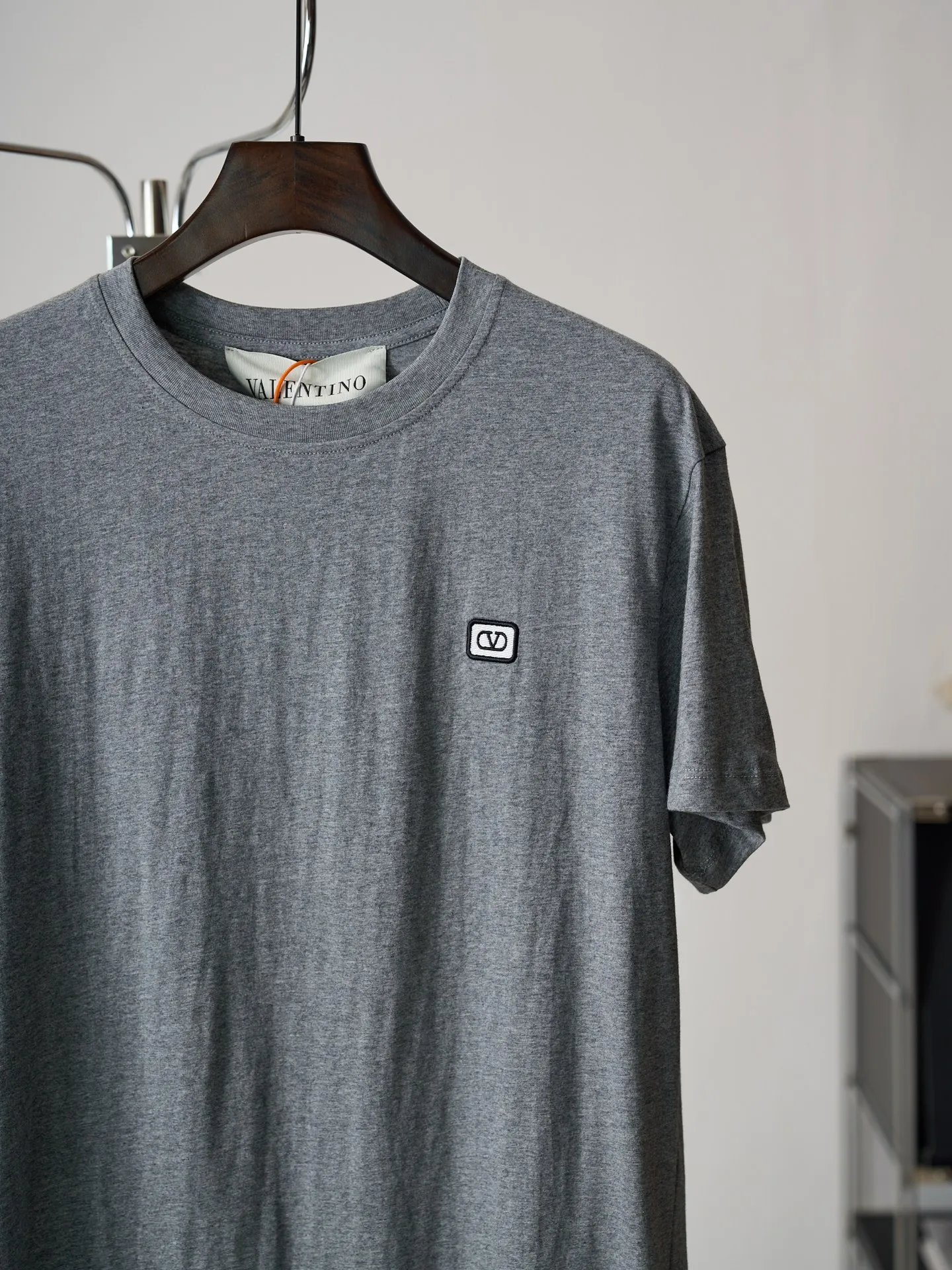 VALENTINO/ T 【In Stock】S M L XL Classic VLOGO SIGNATURE VLOGOSIGNATURE